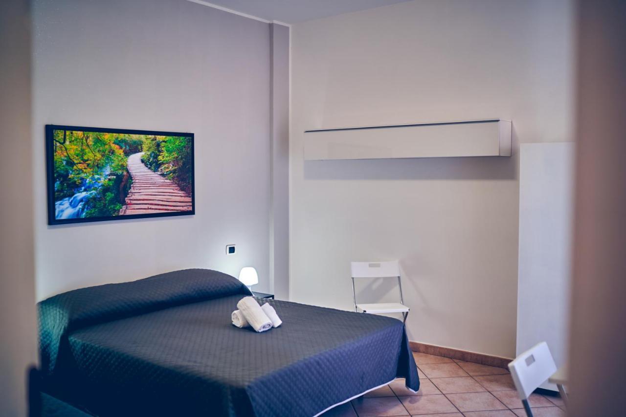 Travelershome 7Metri Guesthouse Чампино Екстериор снимка