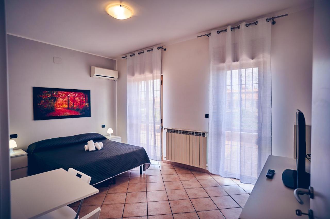 Travelershome 7Metri Guesthouse Чампино Екстериор снимка