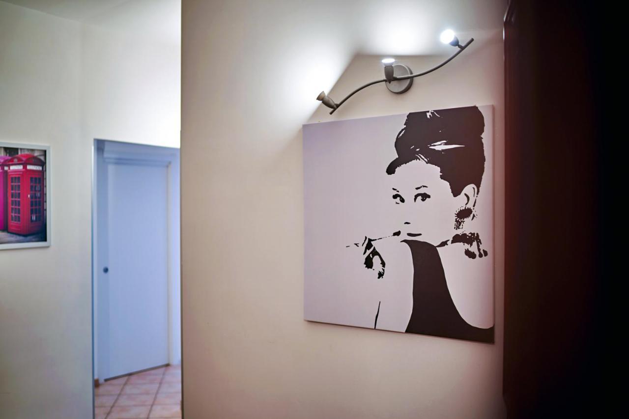 Travelershome 7Metri Guesthouse Чампино Екстериор снимка
