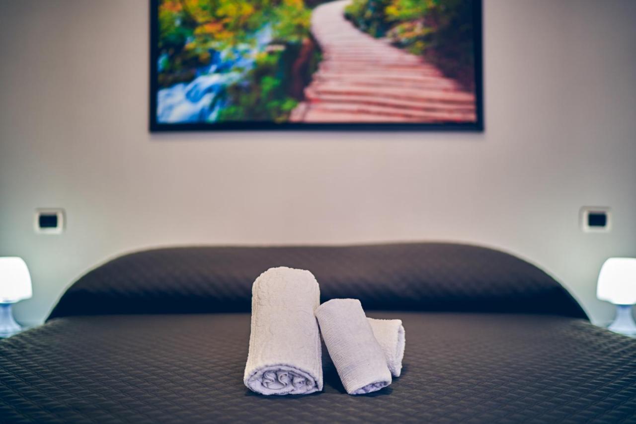 Travelershome 7Metri Guesthouse Чампино Екстериор снимка