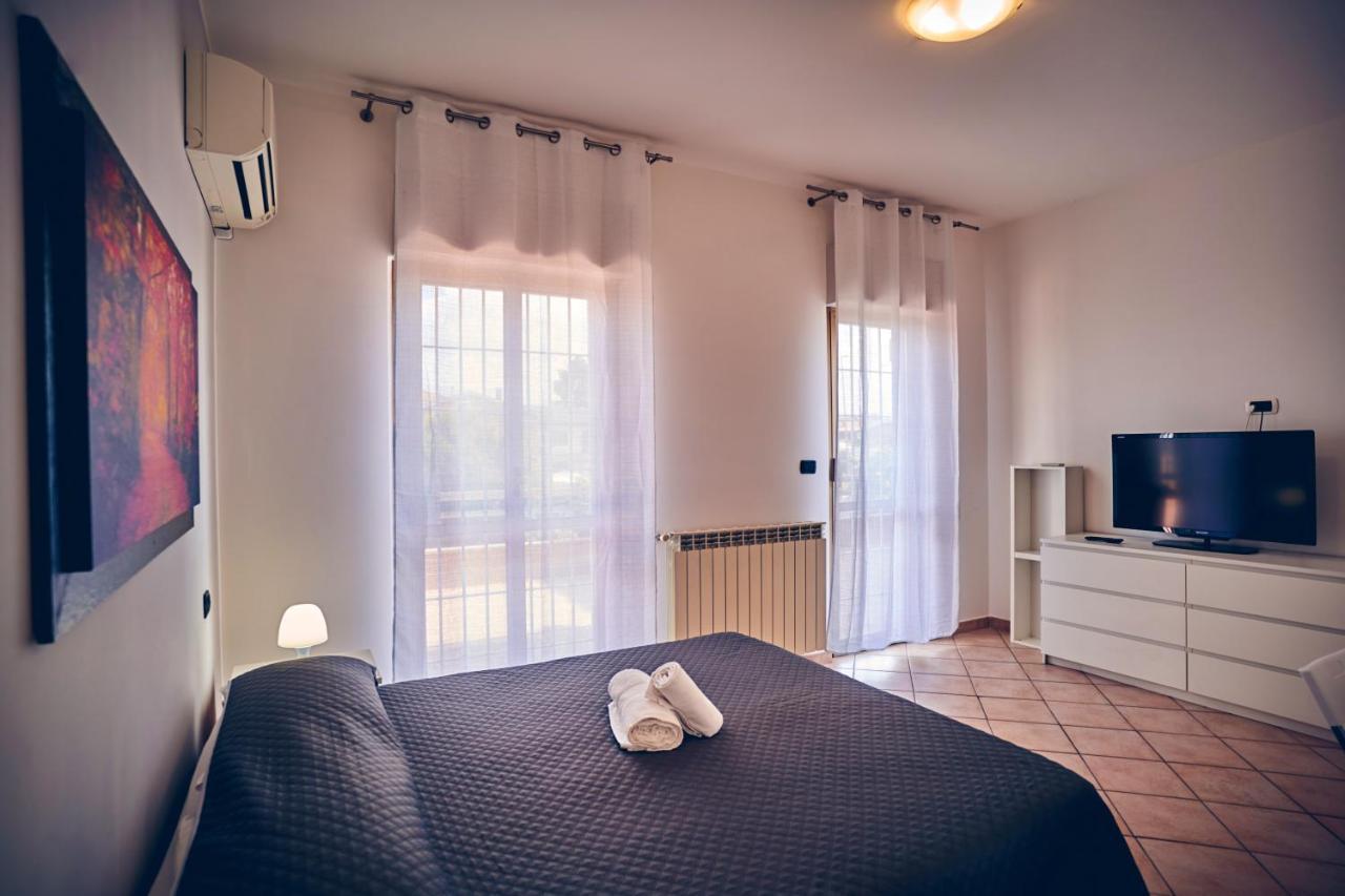 Travelershome 7Metri Guesthouse Чампино Екстериор снимка