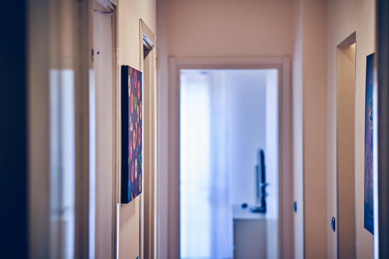 Travelershome 7Metri Guesthouse Чампино Екстериор снимка