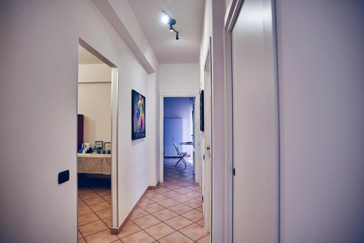 Travelershome 7Metri Guesthouse Чампино Екстериор снимка