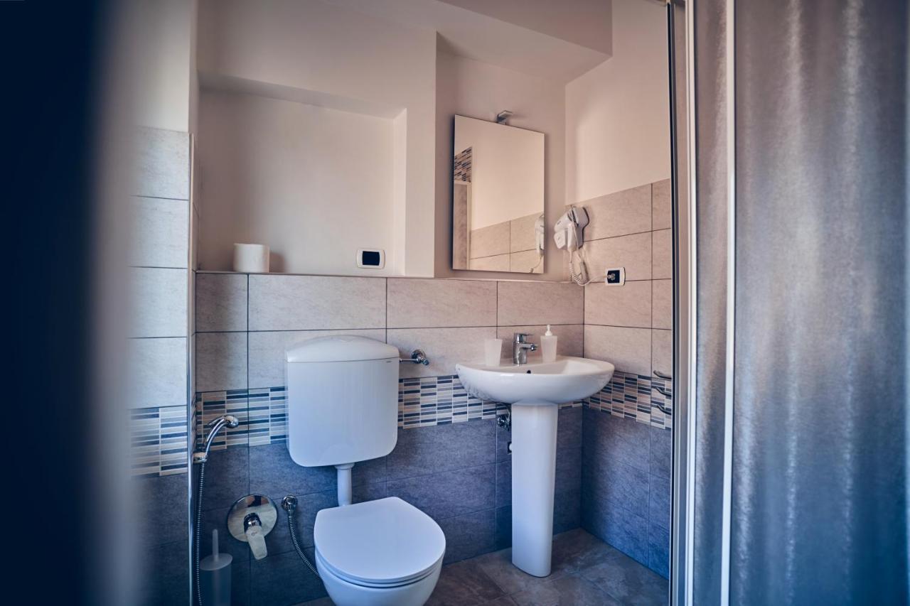 Travelershome 7Metri Guesthouse Чампино Екстериор снимка