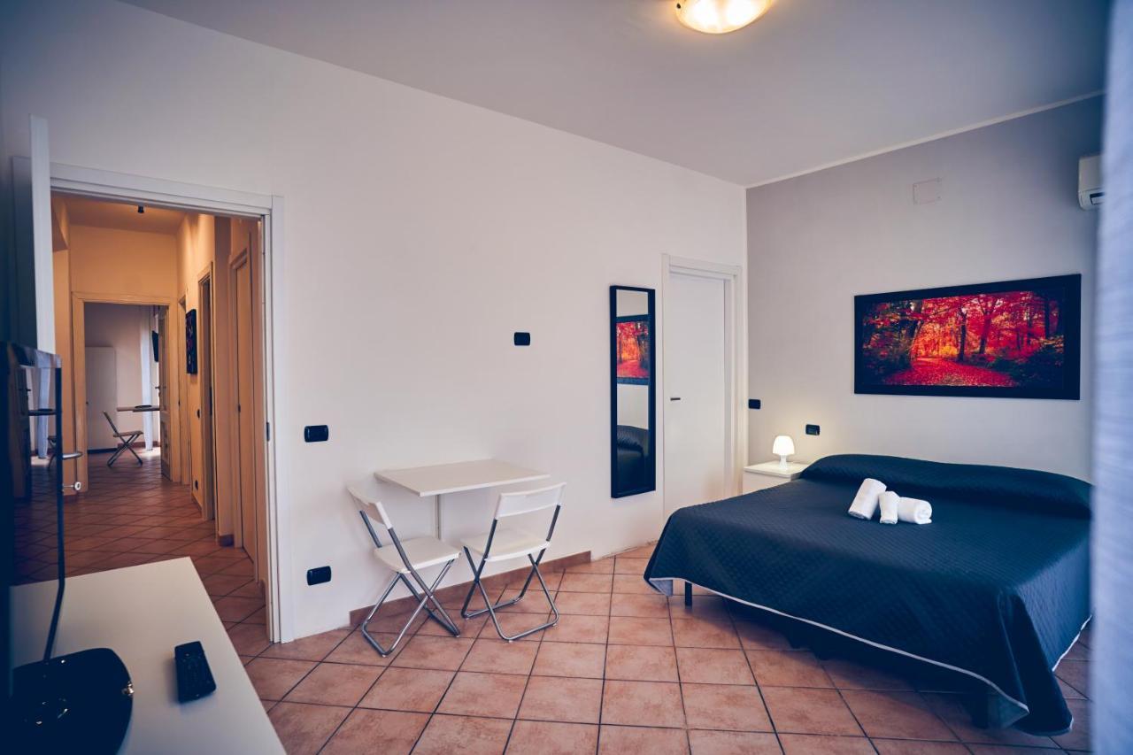 Travelershome 7Metri Guesthouse Чампино Екстериор снимка