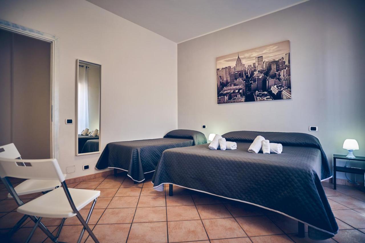 Travelershome 7Metri Guesthouse Чампино Екстериор снимка
