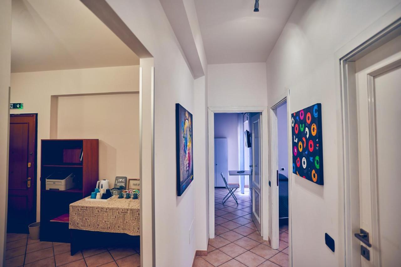 Travelershome 7Metri Guesthouse Чампино Екстериор снимка