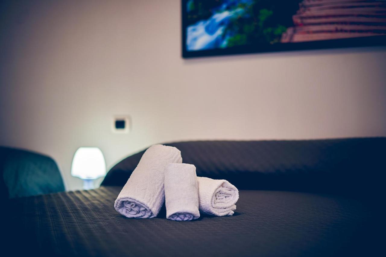 Travelershome 7Metri Guesthouse Чампино Екстериор снимка