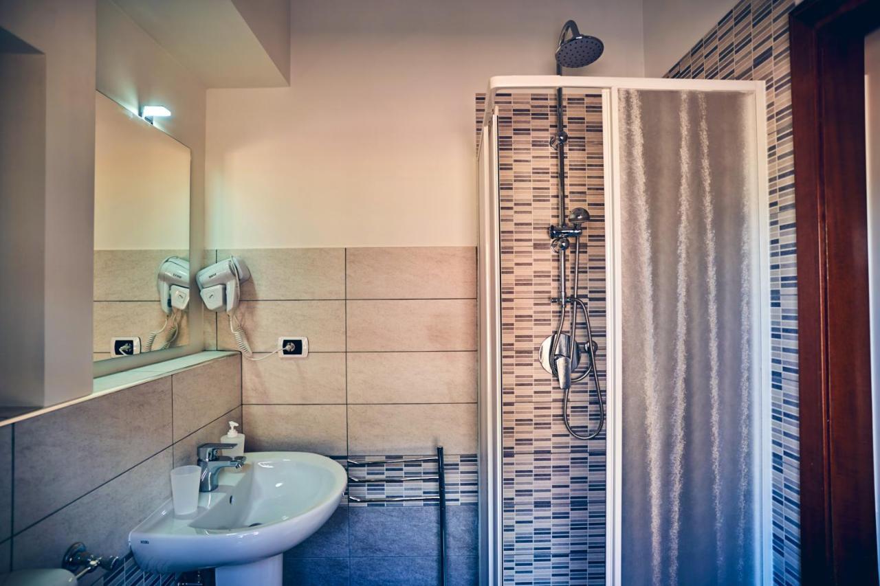 Travelershome 7Metri Guesthouse Чампино Екстериор снимка