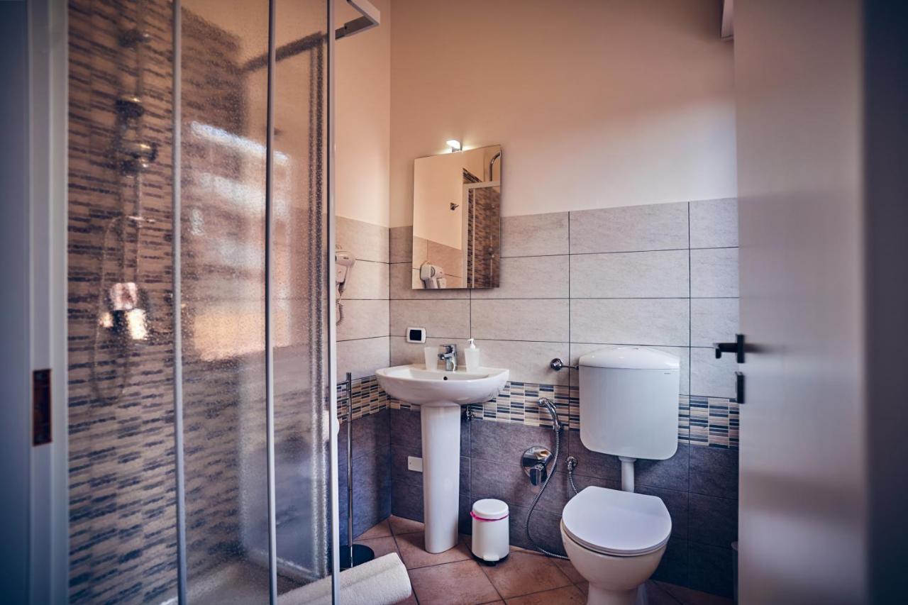 Travelershome 7Metri Guesthouse Чампино Екстериор снимка