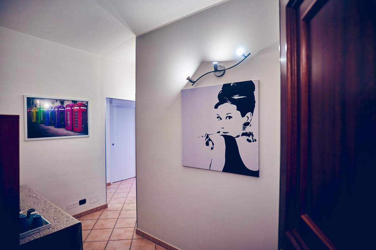 Travelershome 7Metri Guesthouse Чампино Екстериор снимка