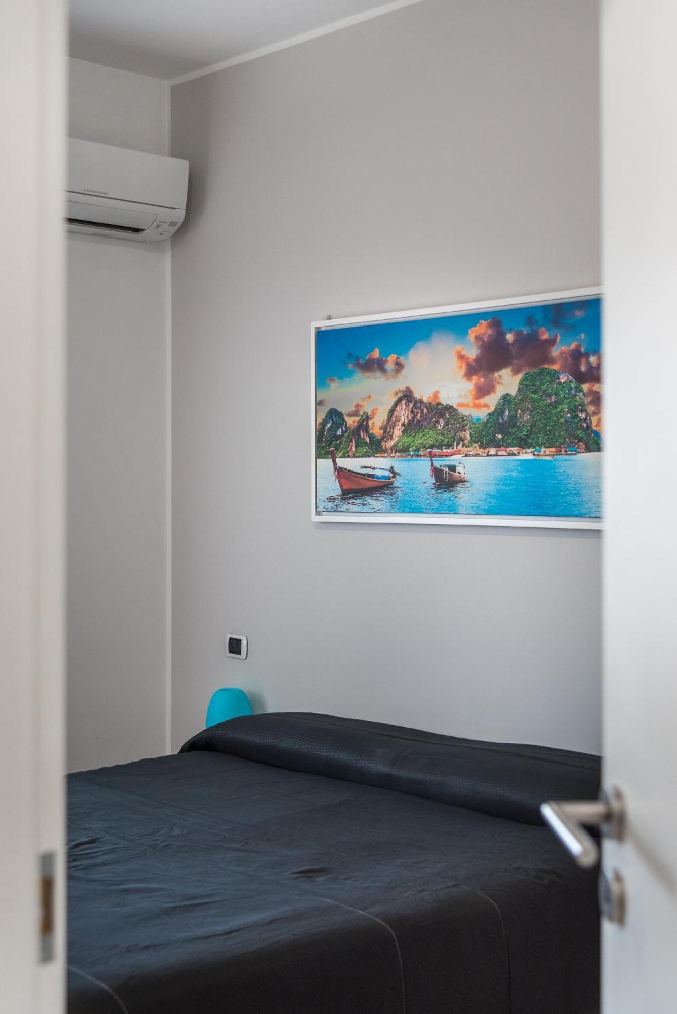 Travelershome 7Metri Guesthouse Чампино Екстериор снимка