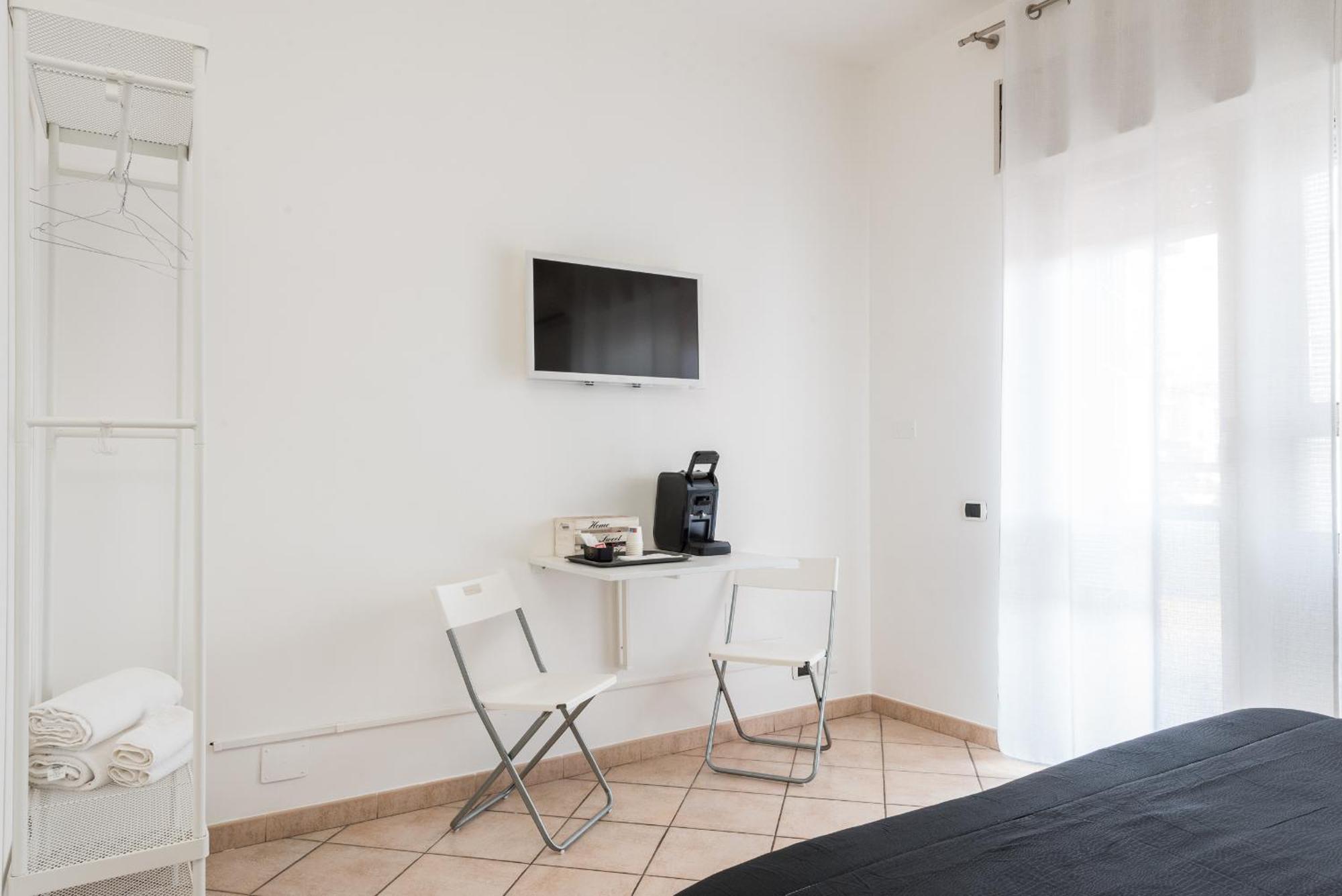 Travelershome 7Metri Guesthouse Чампино Екстериор снимка