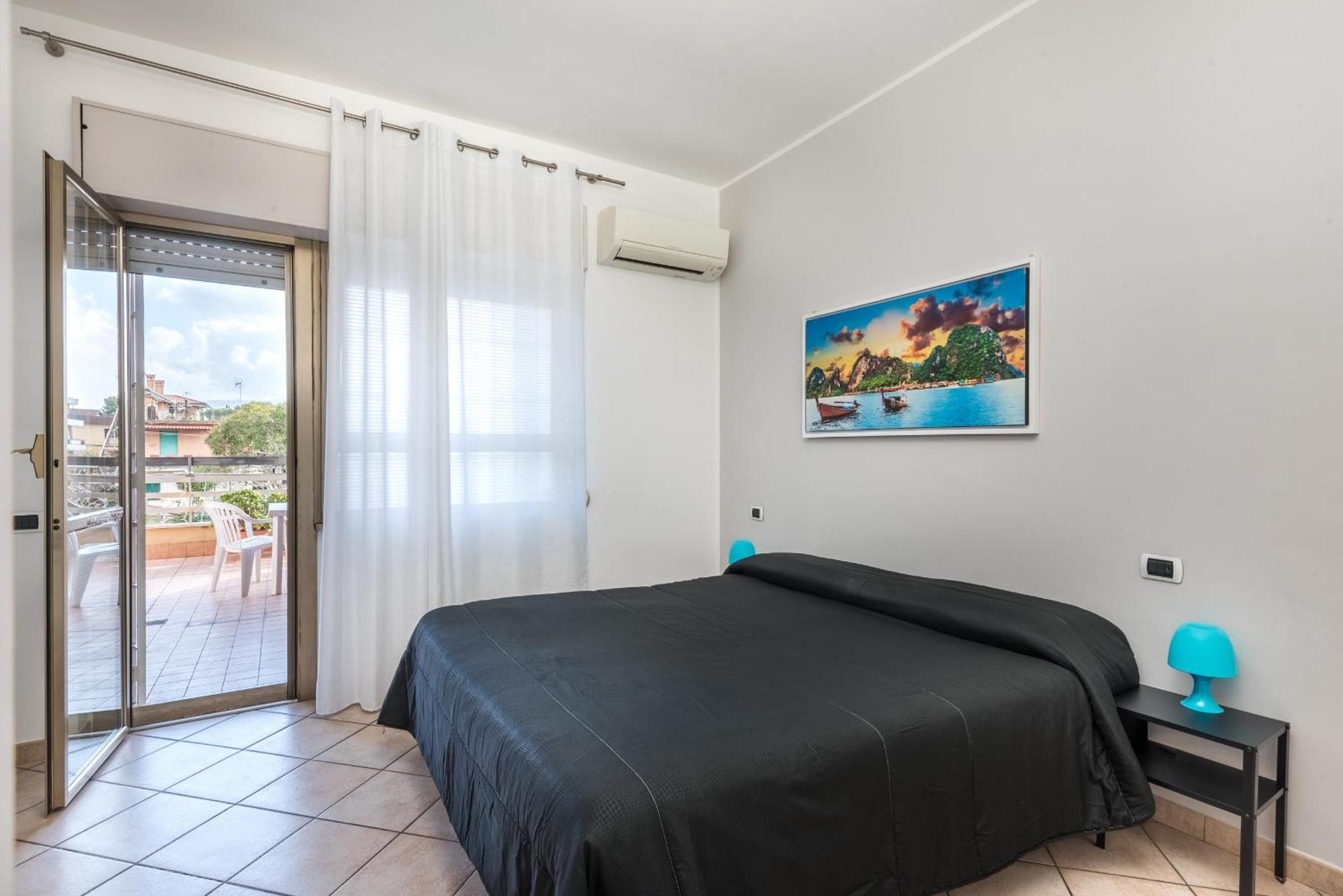 Travelershome 7Metri Guesthouse Чампино Екстериор снимка