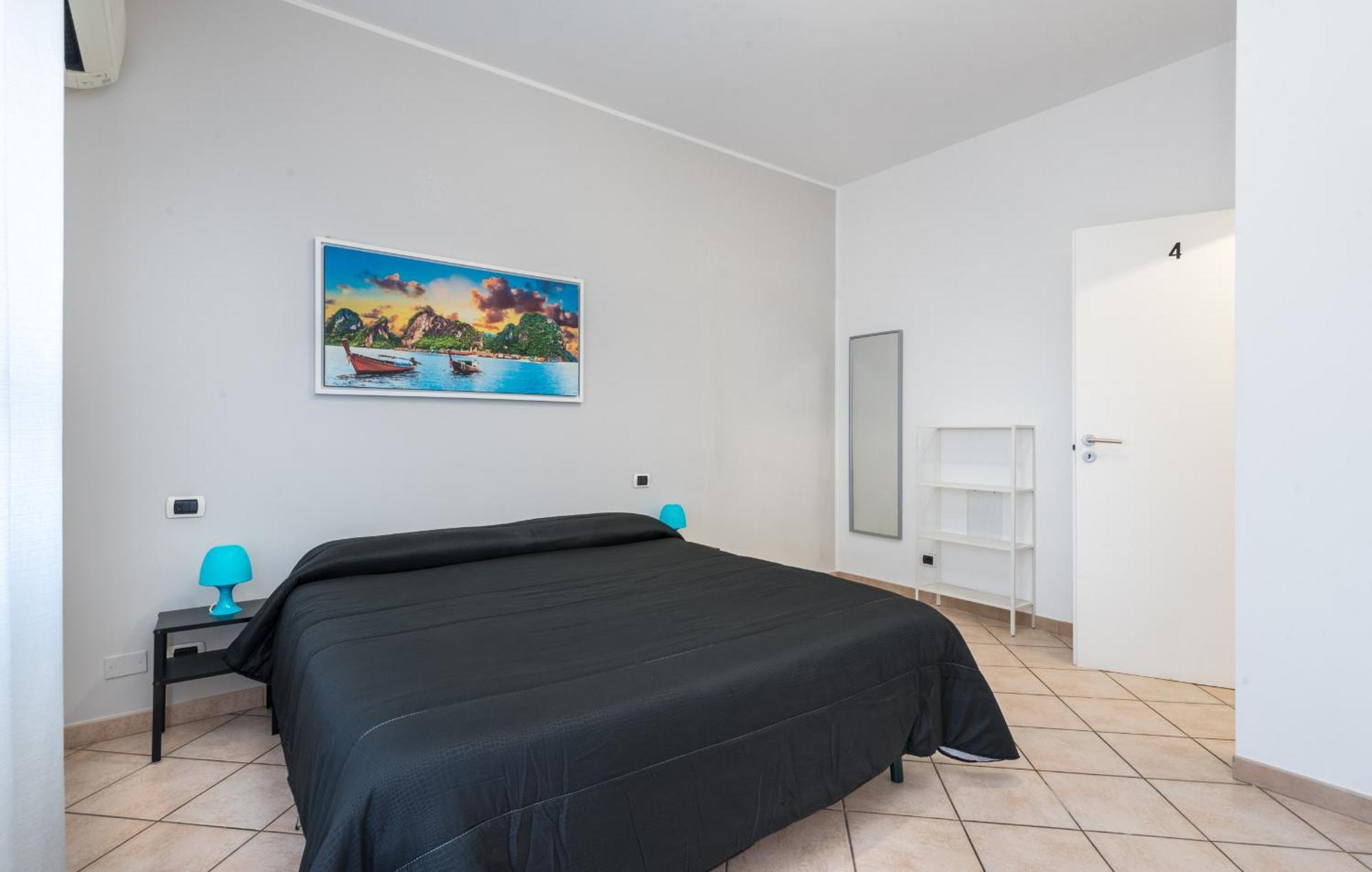Travelershome 7Metri Guesthouse Чампино Екстериор снимка