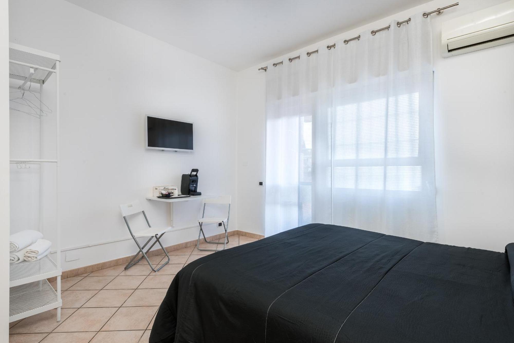 Travelershome 7Metri Guesthouse Чампино Екстериор снимка